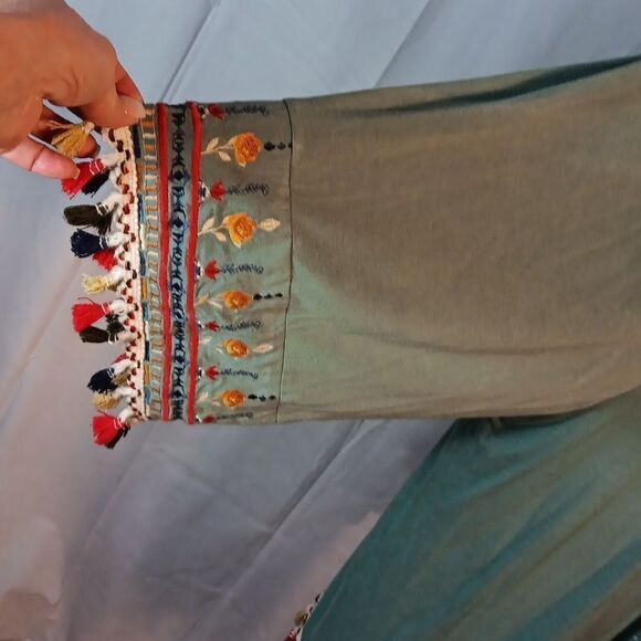Jodifl Chic Embroidered Tassel Kimono - Picture 3 of 8